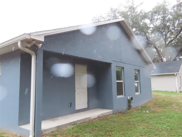 a front view of house with yard