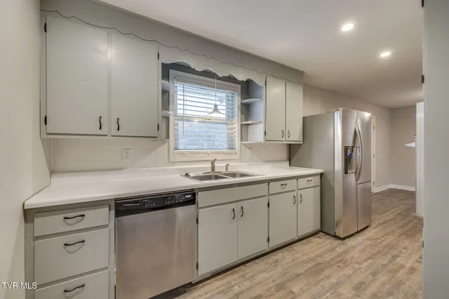 $2,000 | 336 West Ln Street, Unit 2, Church Hill, TN 37642