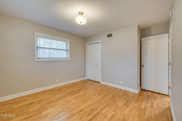 $2,000 | 336 West Ln Street, Unit 2, Church Hill, TN 37642