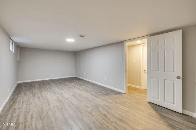 $2,000 | 336 West Ln Street, Unit 2, Church Hill, TN 37642