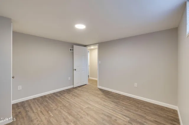 $2,000 | 336 West Ln Street, Unit 2, Church Hill, TN 37642