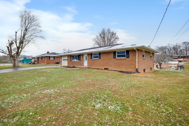 $2,000 | 336 West Ln Street, Unit 2, Church Hill, TN 37642
