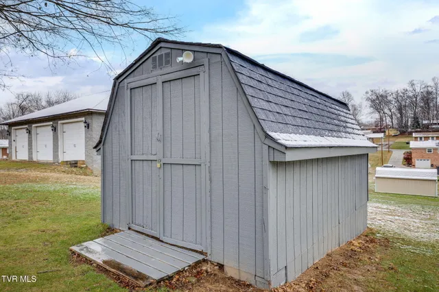 $2,000 | 336 West Ln Street, Unit 2, Church Hill, TN 37642