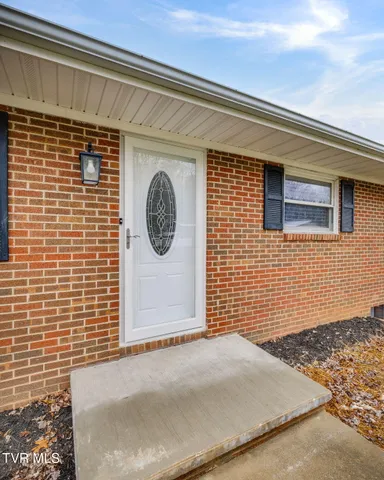 $2,000 | 336 West Ln Street, Unit 2, Church Hill, TN 37642