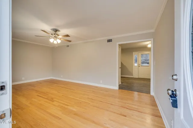 $2,000 | 336 West Ln Street, Unit 2, Church Hill, TN 37642