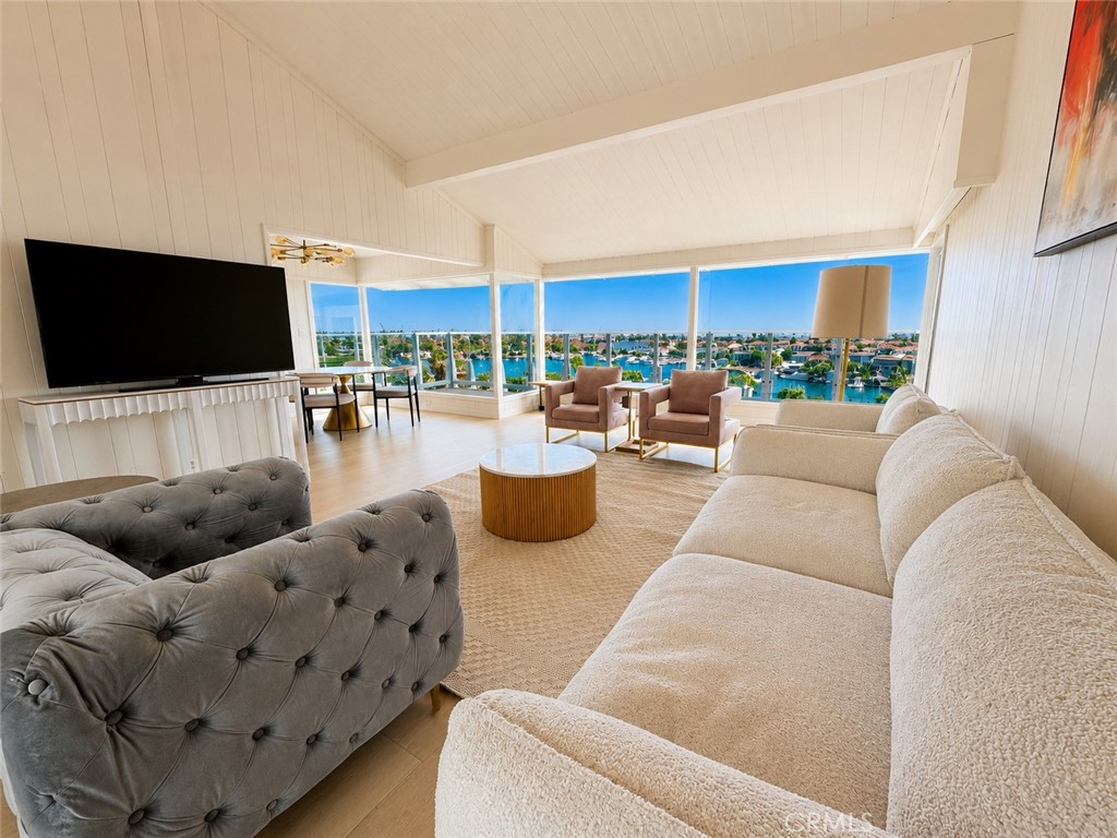 801 Kings Road Newport Beach, CA 92663 - Photo 6 of 9