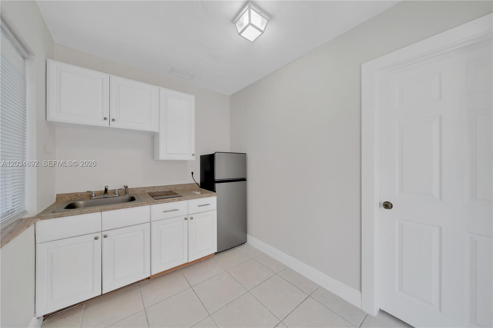 7555 Southwest 28th Street Road, Unit B Miami, FL 33155 - Photo 3 of 7