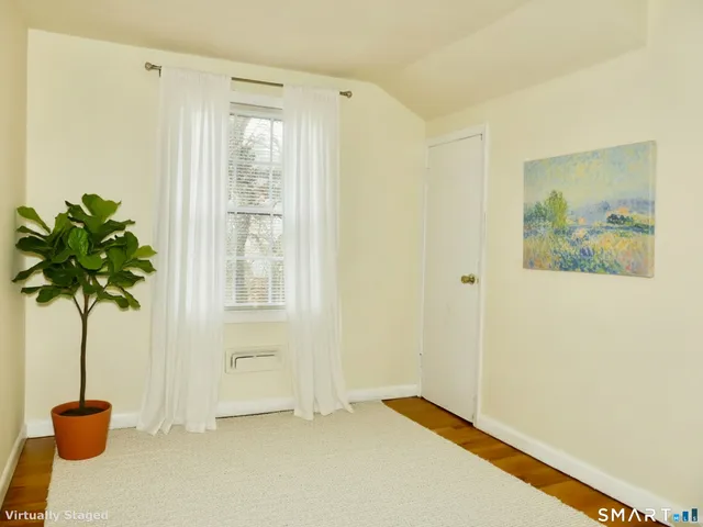 a view of entryway with a potted plant
