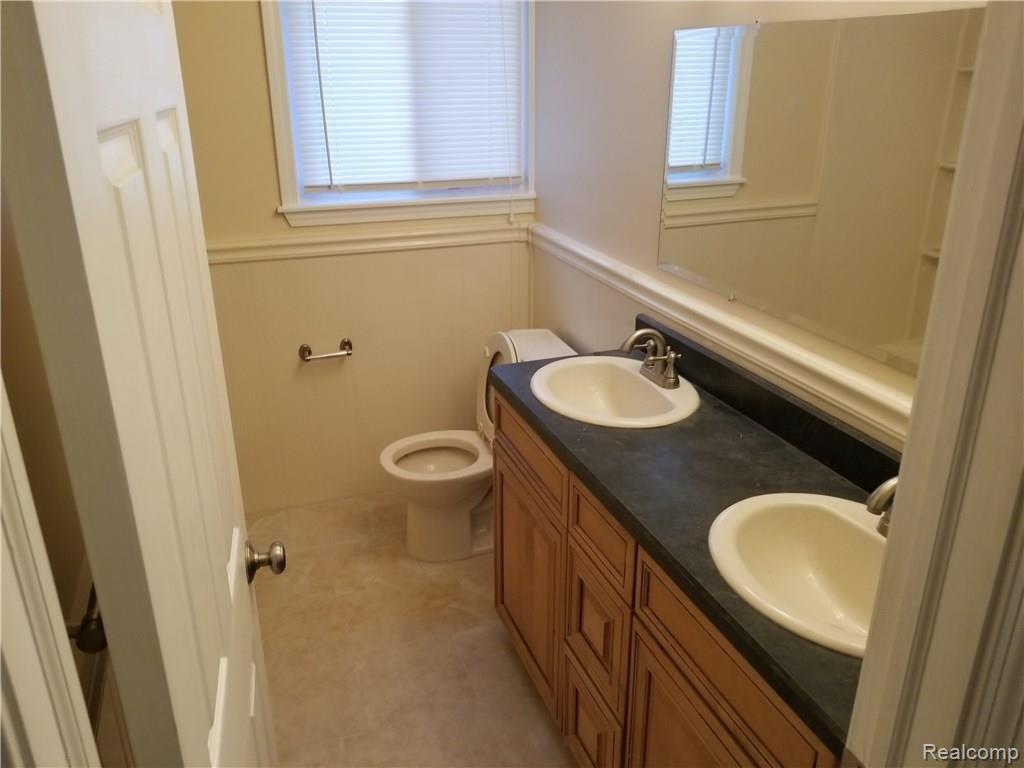 23171 Tuck Road Farmington Hills, MI 48336 - Photo 19 of 31