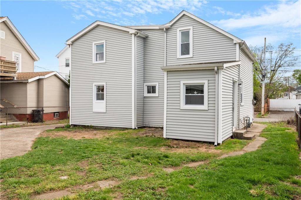 70 Rock Avenue Pawtucket, RI 02861 - Photo 2 of 25