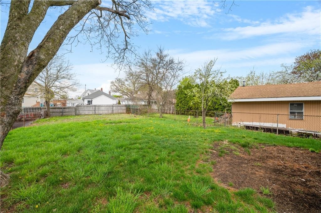 70 Rock Avenue Pawtucket, RI 02861 - Photo 3 of 25