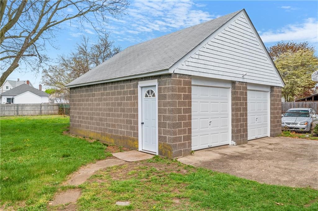 70 Rock Avenue Pawtucket, RI 02861 - Photo 4 of 25