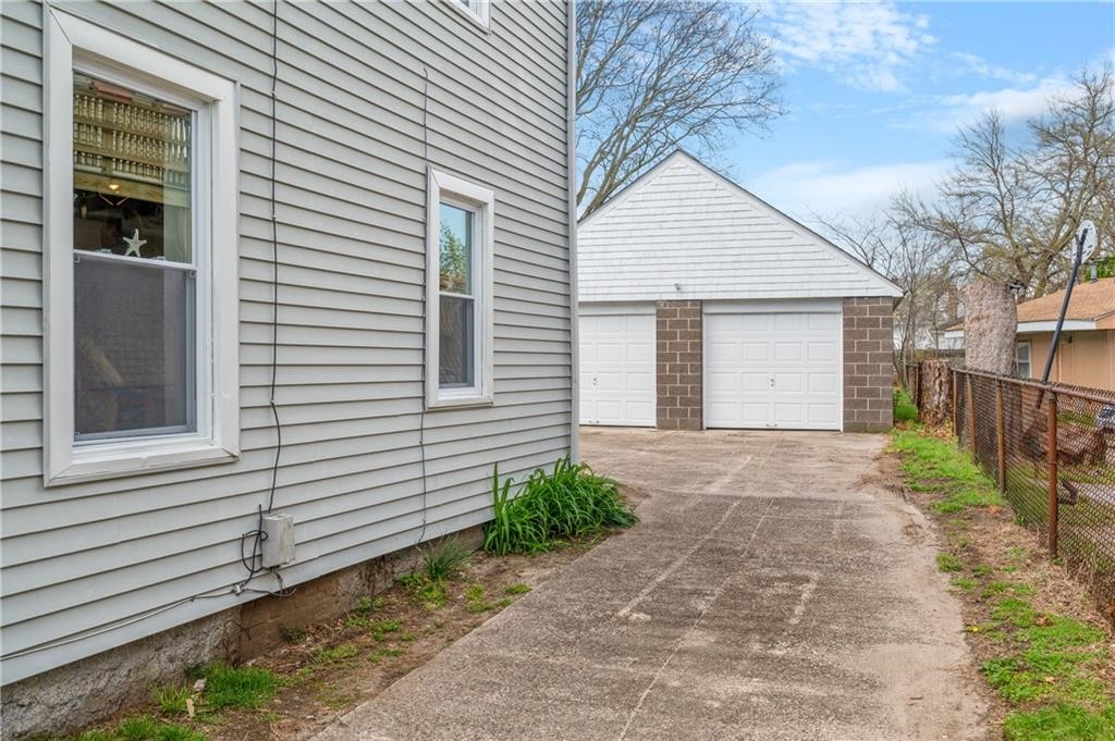 70 Rock Avenue Pawtucket, RI 02861 - Photo 5 of 25