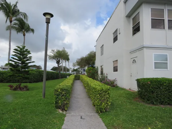 $179,000 | 557 Burgundy L, Delray Beach, FL 33484