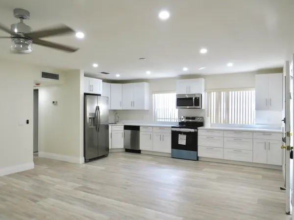 $179,000 | 557 Burgundy L, Delray Beach, FL 33484