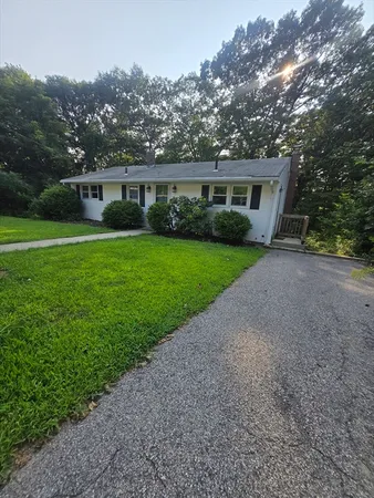 $3,000 | 42 Iowa Street, Worcester, MA 01602