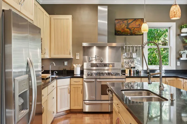 $1,175,000 | 2833 Irving Avenue South, Minneapolis, MN 55408