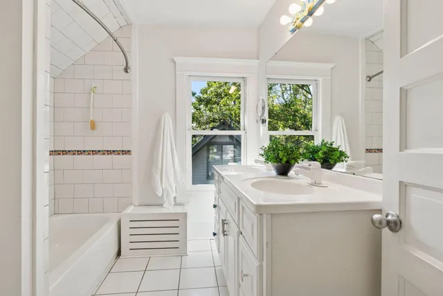 $1,175,000 | 2833 Irving Avenue South, Minneapolis, MN 55408