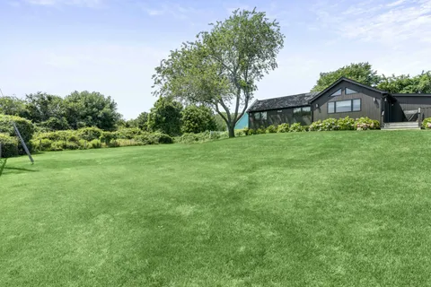 $2,390,000 | 50 Gloucester Avenue, Montauk, NY 11954