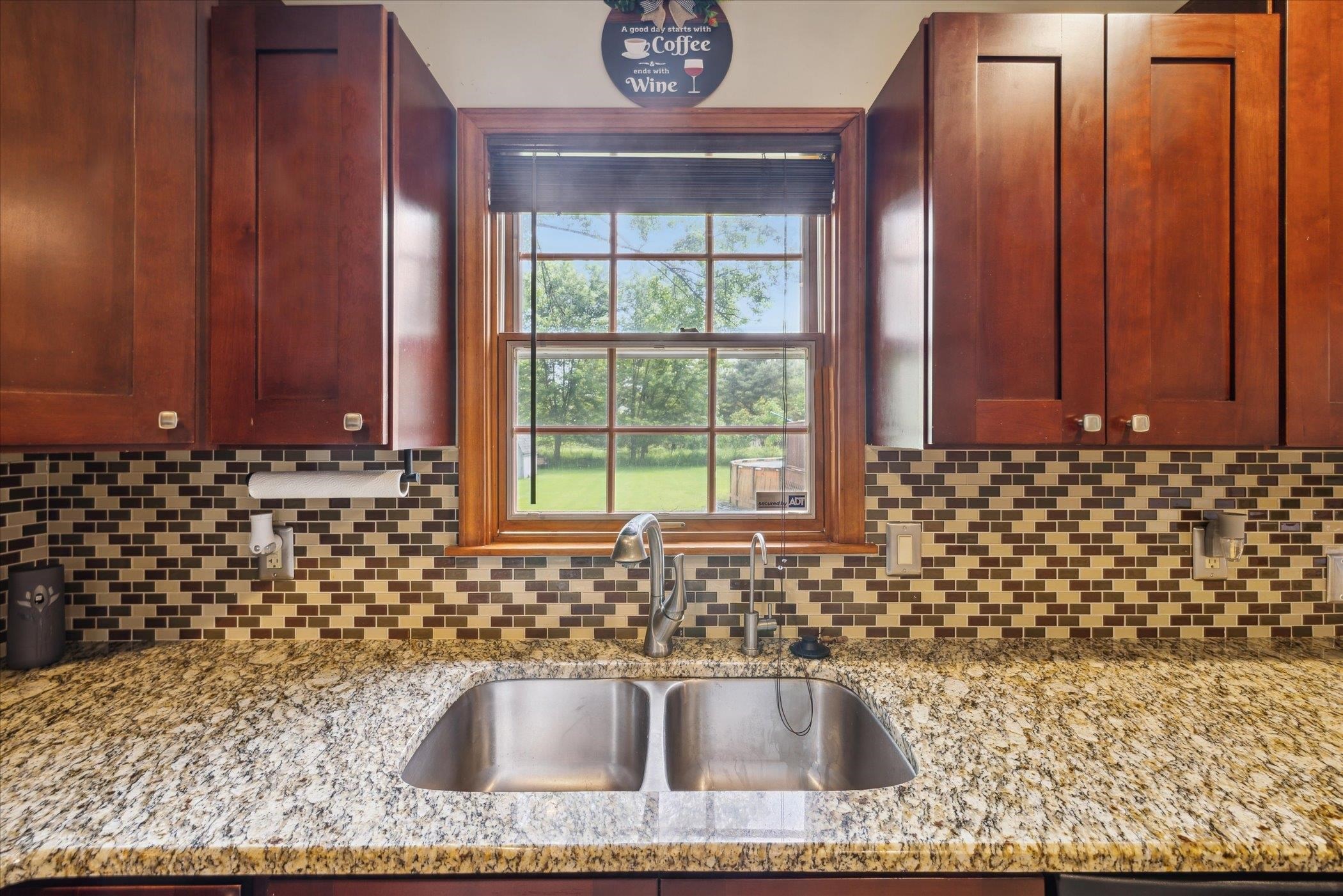 1452 North Morrish Road Flint, MI 48532 - Photo 13 of 44 50177540-85914209-d52b-4a3d-9e7c-94b7966a2e42.JPG