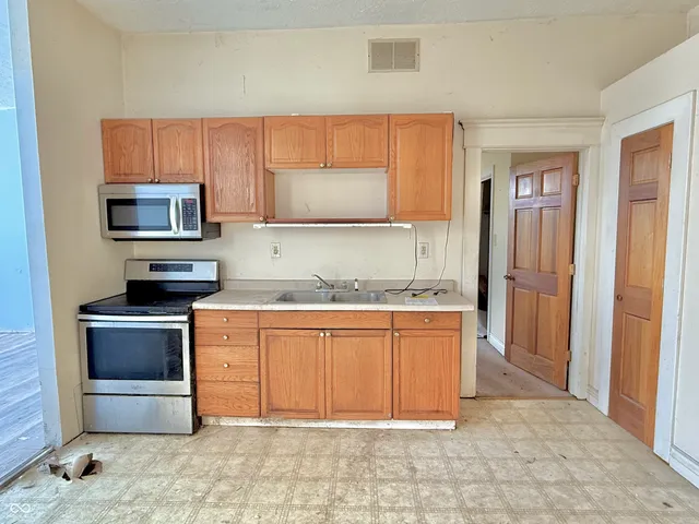 $49,900 | 263 Carthage Road, Charlottesville, IN 46117