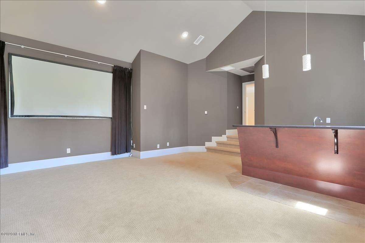 96270 Captains Pointe Road Yulee, FL 32097 - Photo 19 of 34 a living room with a couch