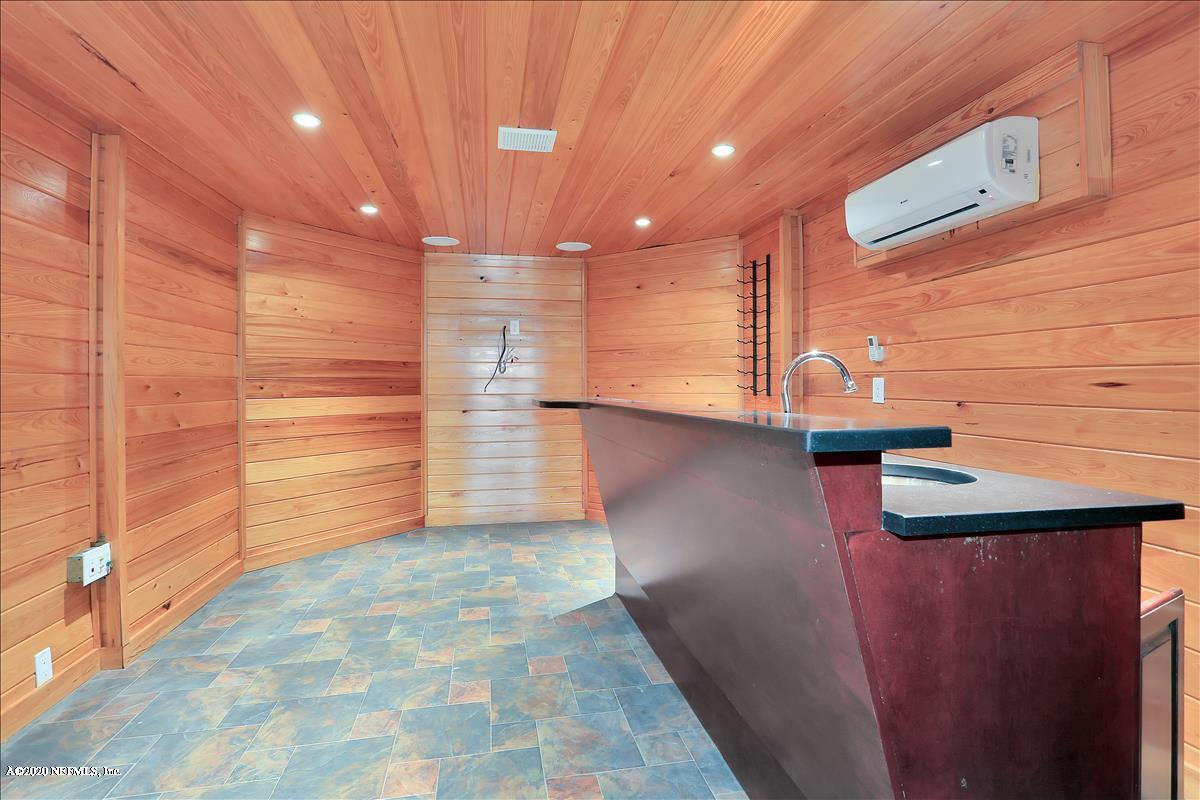 96270 Captains Pointe Road Yulee, FL 32097 - Photo 25 of 34 a view of a hallway