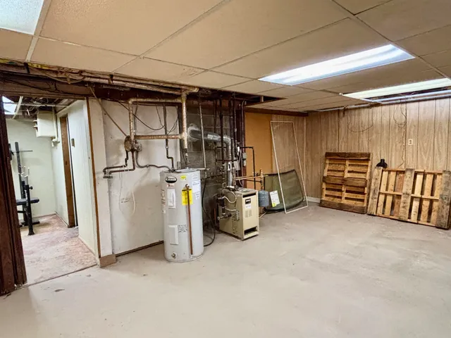 a view of a storage & utility room