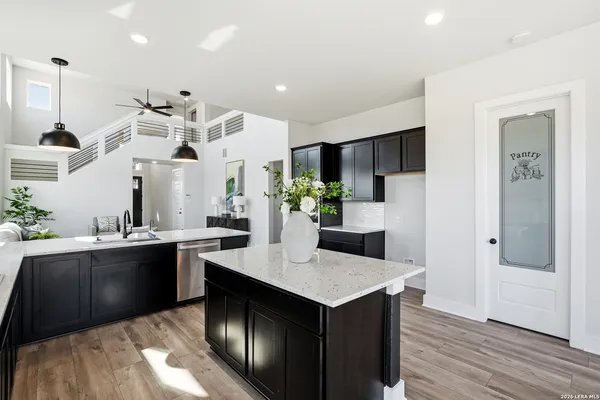 $464,800 | 121 Cherry Bark Oak, Castroville, TX 78009