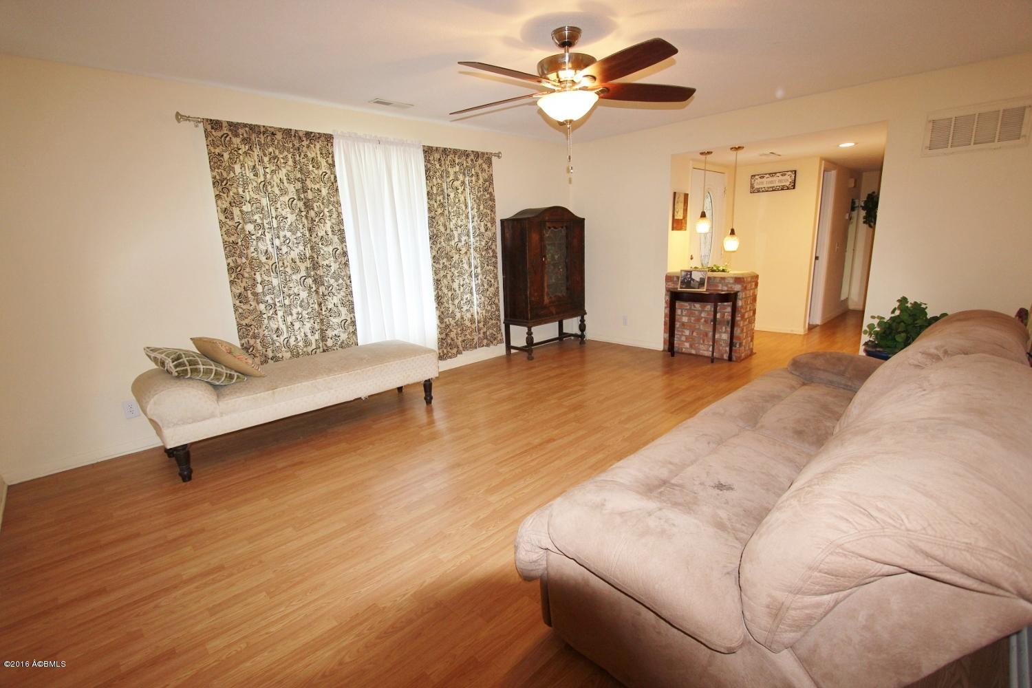 4038 Shell Point Road Beaufort, SC 29906 - Photo 5 of 23 Living room