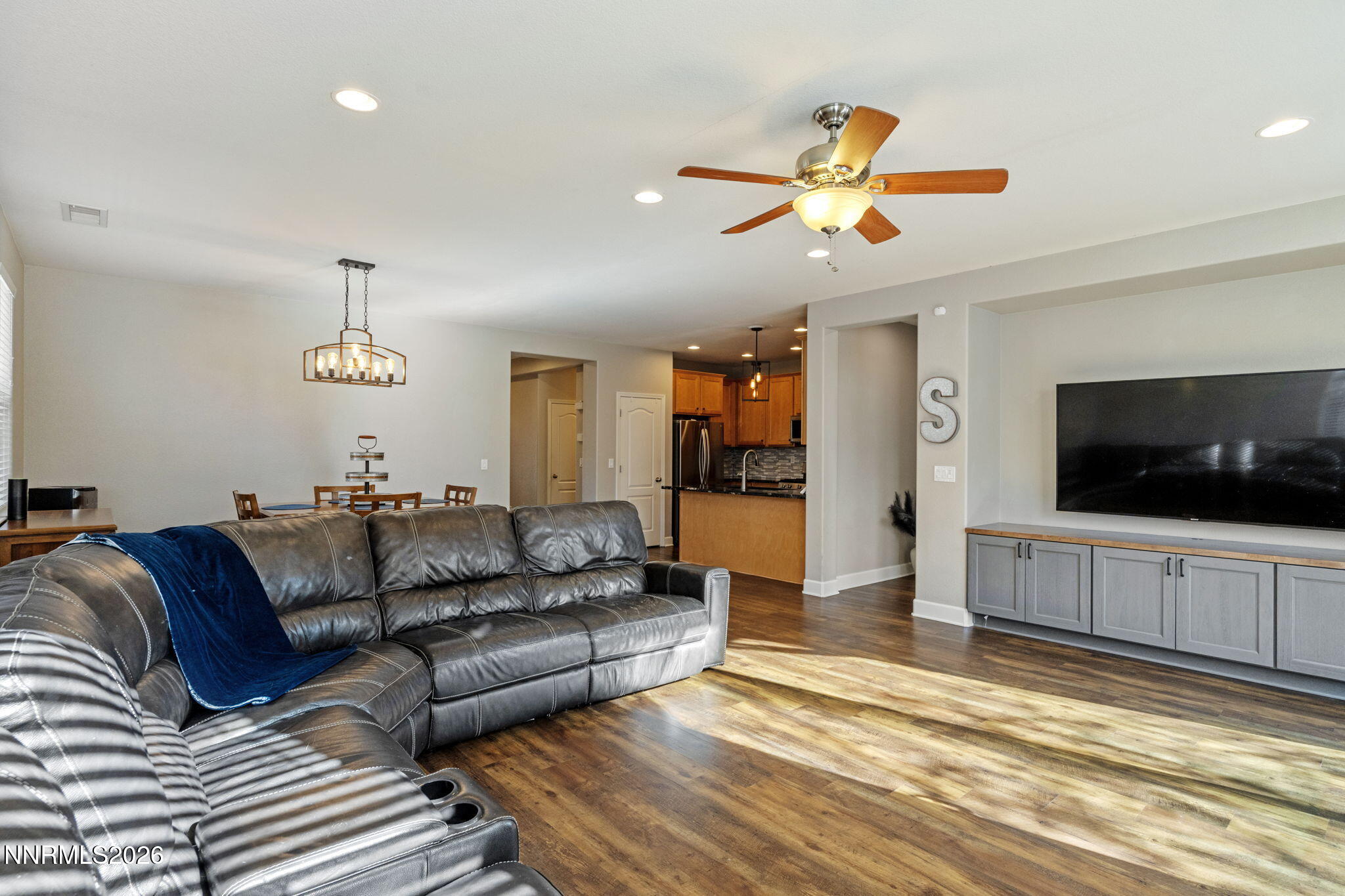 540 Terracina Way Reno, NV 89521 - Photo 15 of 38 19-web-or-mls-DSC08651