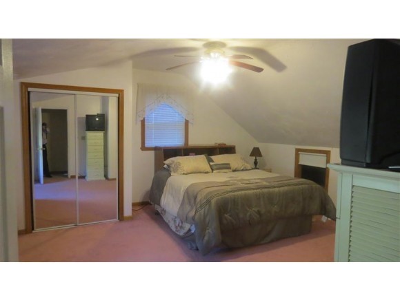 126 Chases Grove Road Derry, NH 03038 - Photo 11 of 20