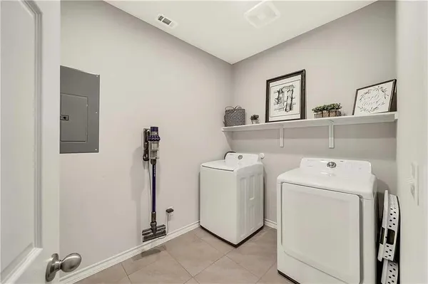 $2,399 | 112 Magna Lane, Liberty Hill, TX 78642