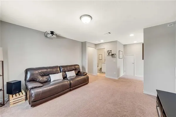 $2,399 | 112 Magna Lane, Liberty Hill, TX 78642