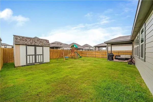 $2,399 | 112 Magna Lane, Liberty Hill, TX 78642