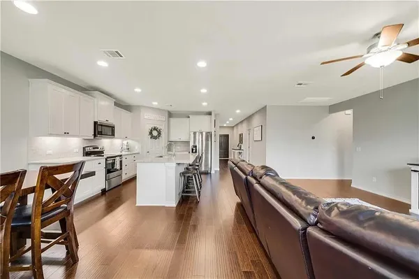 $2,399 | 112 Magna Lane, Liberty Hill, TX 78642