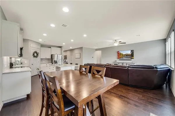 $2,399 | 112 Magna Lane, Liberty Hill, TX 78642