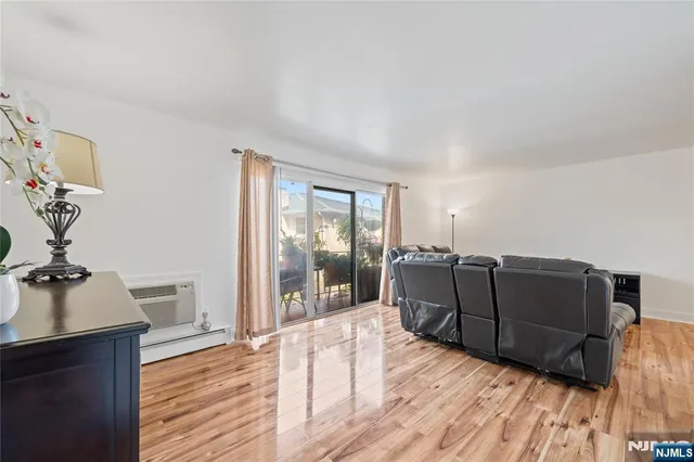 $279,999 | 322 Hoover Avenue, Unit 73, Bloomfield, NJ 07003