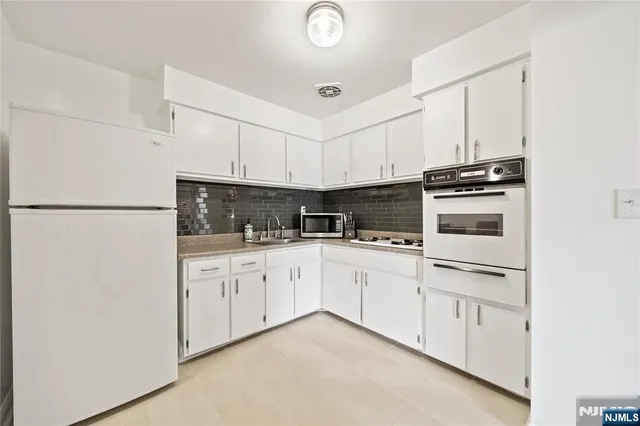 $279,999 | 322 Hoover Avenue, Unit 73, Bloomfield, NJ 07003