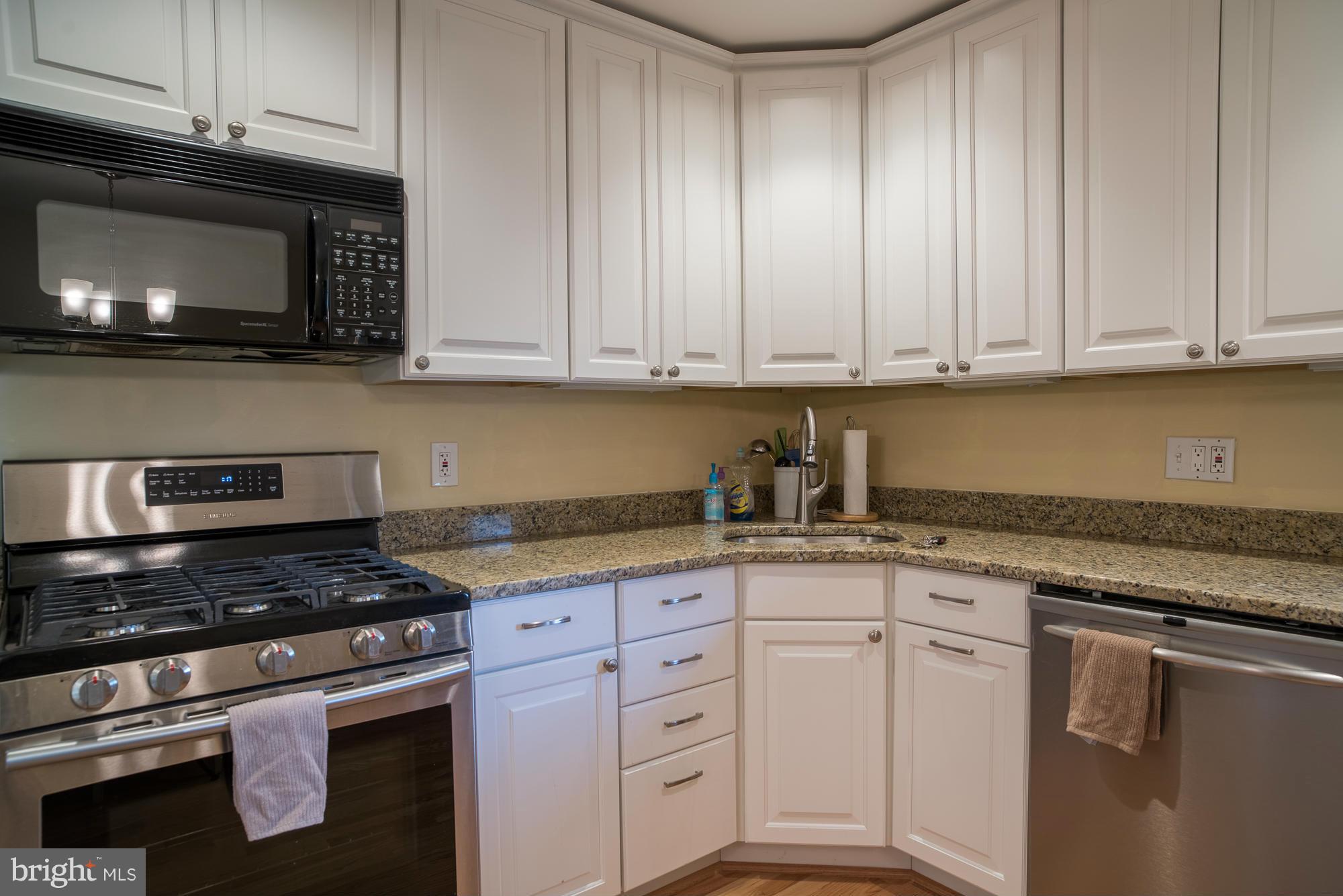 216 Quaker Ridge Road Lutherville-Timonium, MD 21093 - Photo 3 of 26 Kitchen