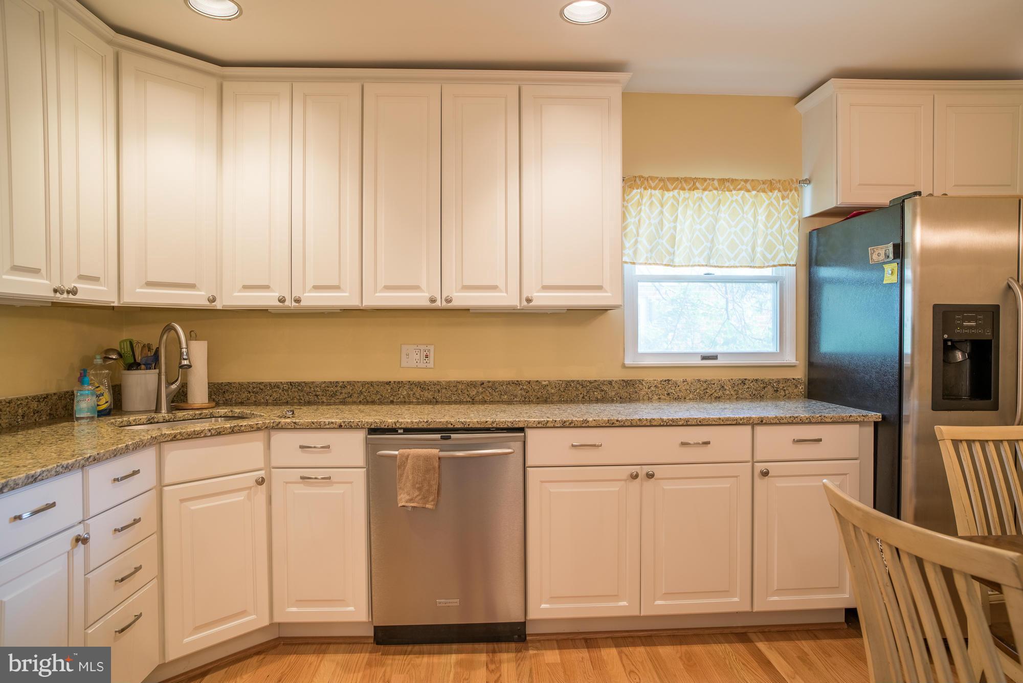 216 Quaker Ridge Road Lutherville-Timonium, MD 21093 - Photo 4 of 26 Kitchen