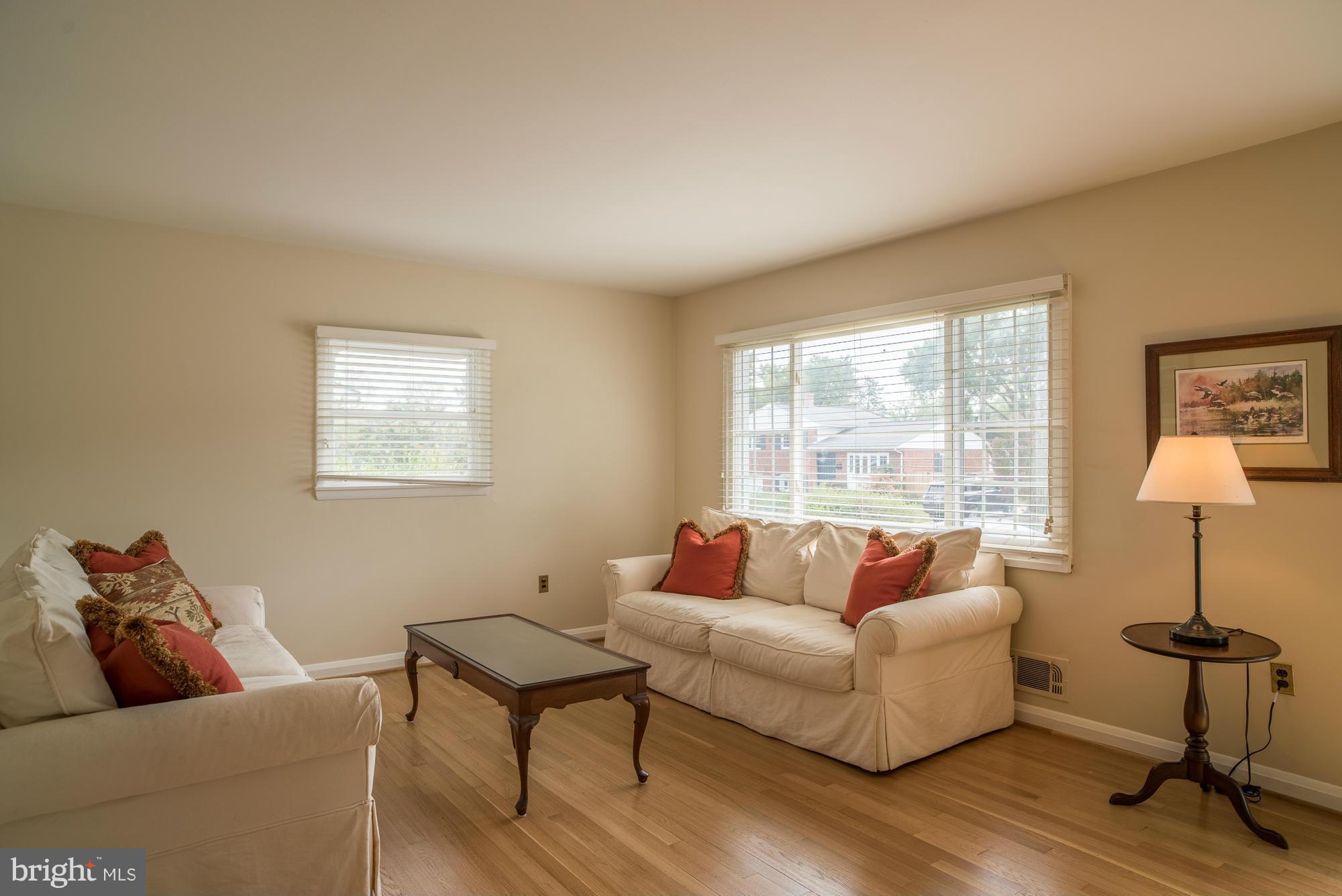 216 Quaker Ridge Road Lutherville-Timonium, MD 21093 - Photo 6 of 26 Living Room