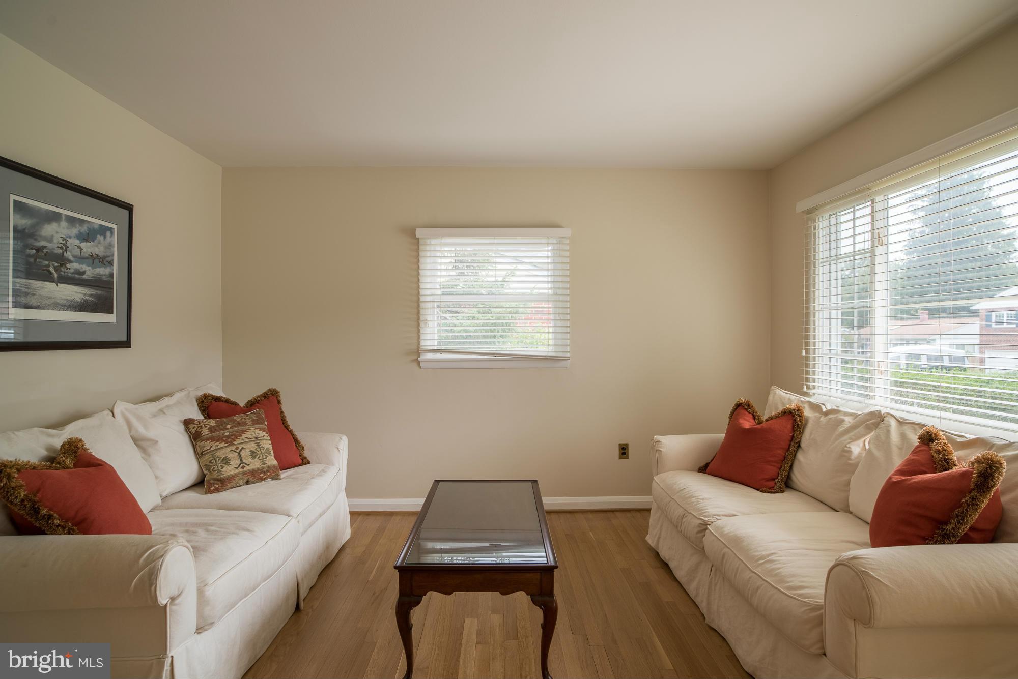 216 Quaker Ridge Road Lutherville-Timonium, MD 21093 - Photo 7 of 26 Living Room