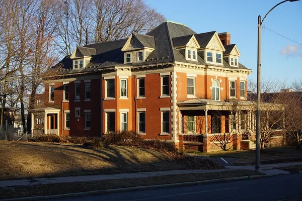 $1,575 | 495 Appleton Street, Unit 2L, Holyoke, MA 01040