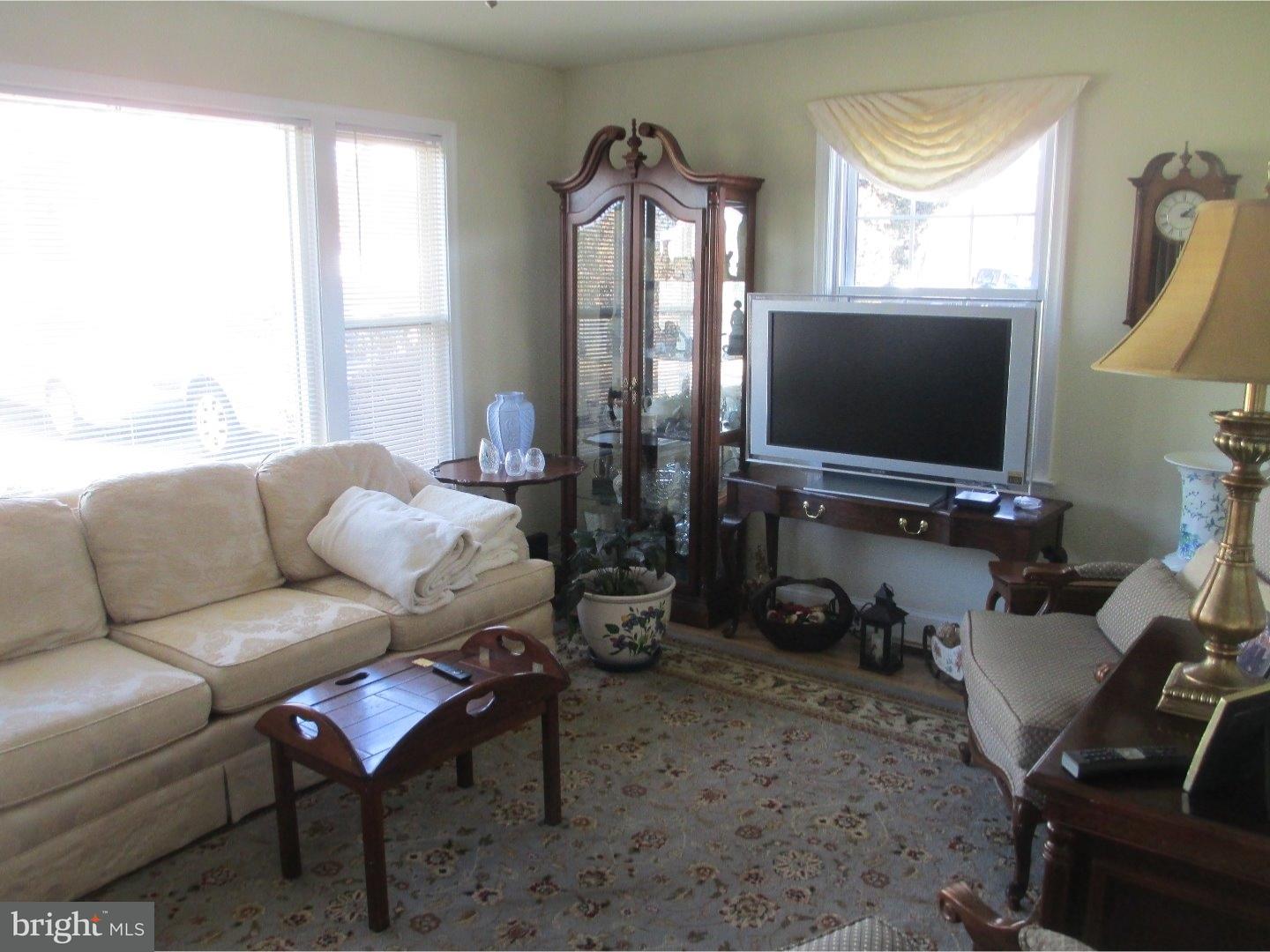 28 West Ridge Road Media, PA 19063 - Photo 3 of 25 Living Room