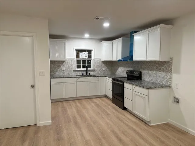 $260,000 | 909 Jerry Mashek Drive, West, TX 76691