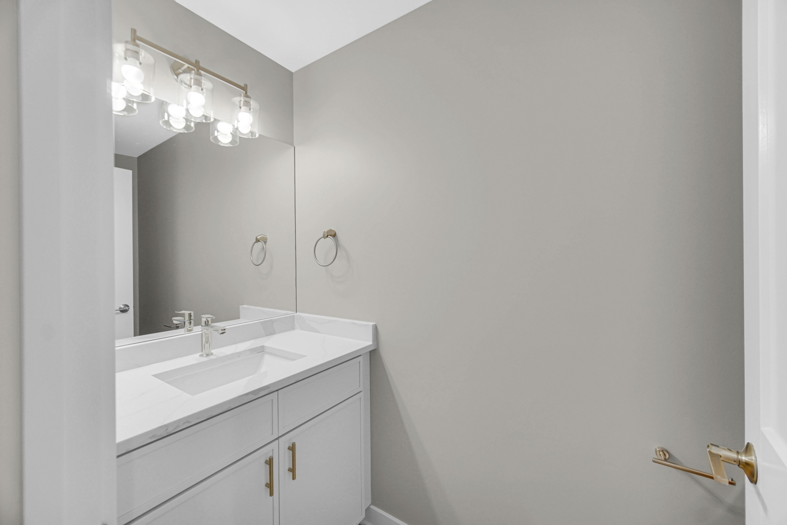 3225 South Halsted Street, Unit 2 Chicago, IL 60608 - Photo 9 of 23