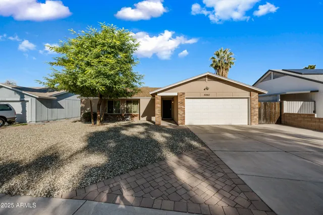 $2,000 | 3060 East John Cabot Road, Phoenix, AZ 85032
