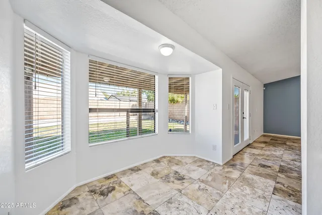 $2,000 | 3060 East John Cabot Road, Phoenix, AZ 85032