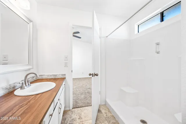 $2,000 | 3060 East John Cabot Road, Phoenix, AZ 85032